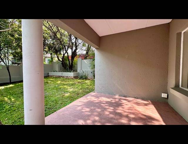 2 BEDROOM APARTMENT FOR SALE IN BRYANSTON